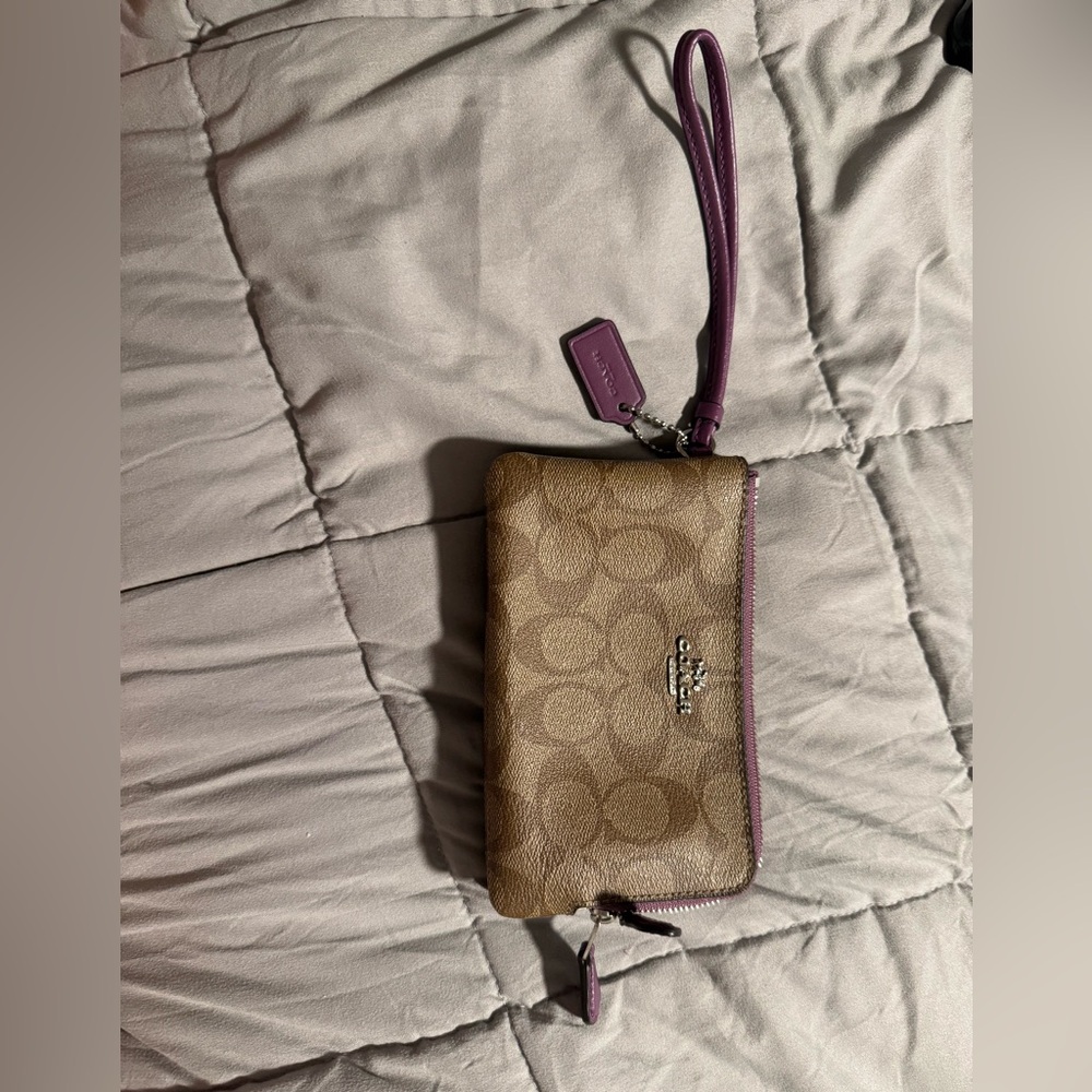 Coach wristlet - Picture 2 of 8